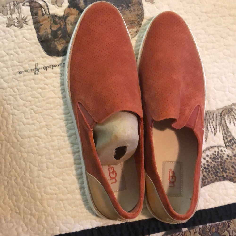 Slip-on sneakers